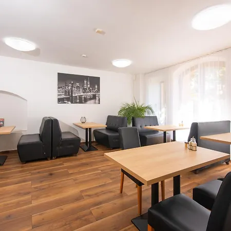 Max Guest house *