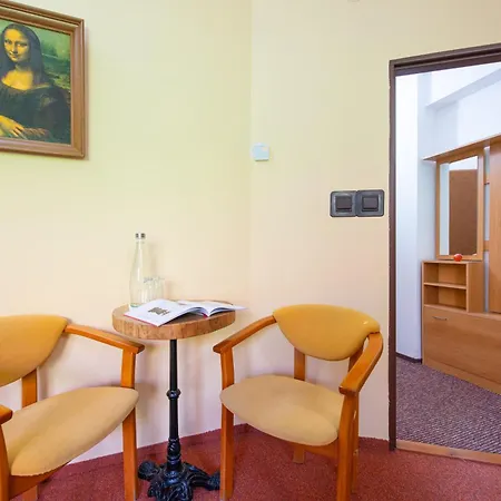 Max Guest house *
