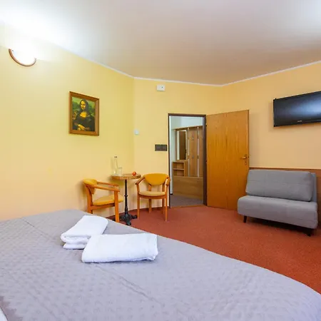 Guest house Max *