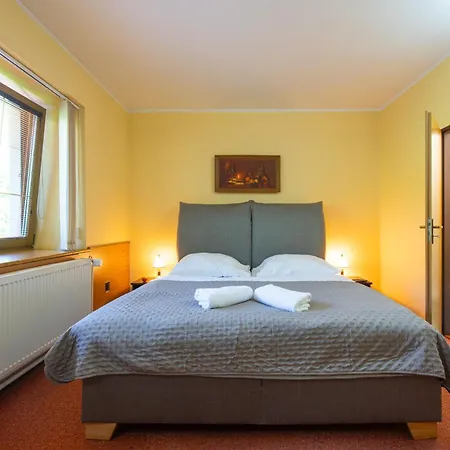 Guest house Max *