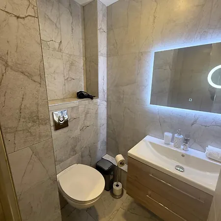 Max בית הארחה