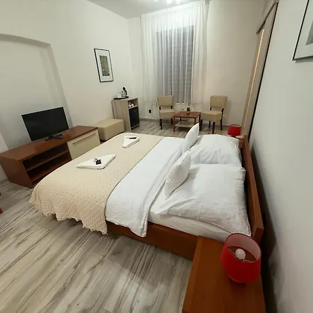 Max Guest house *